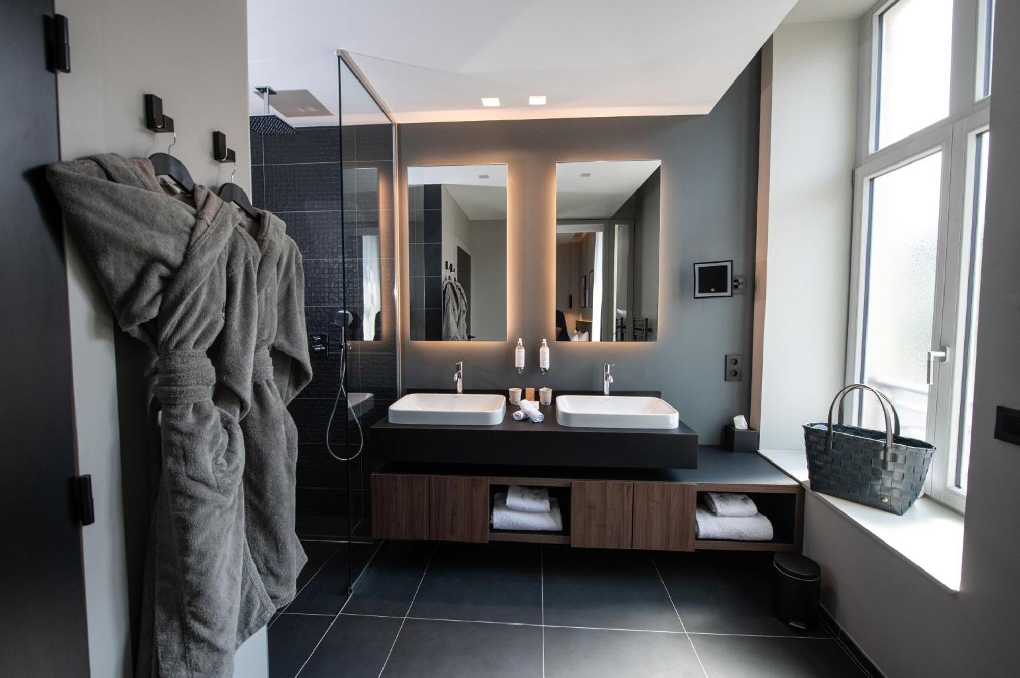 Best Western Premier Le Chapitre Hotel And Spa Remiremont Exterior photo