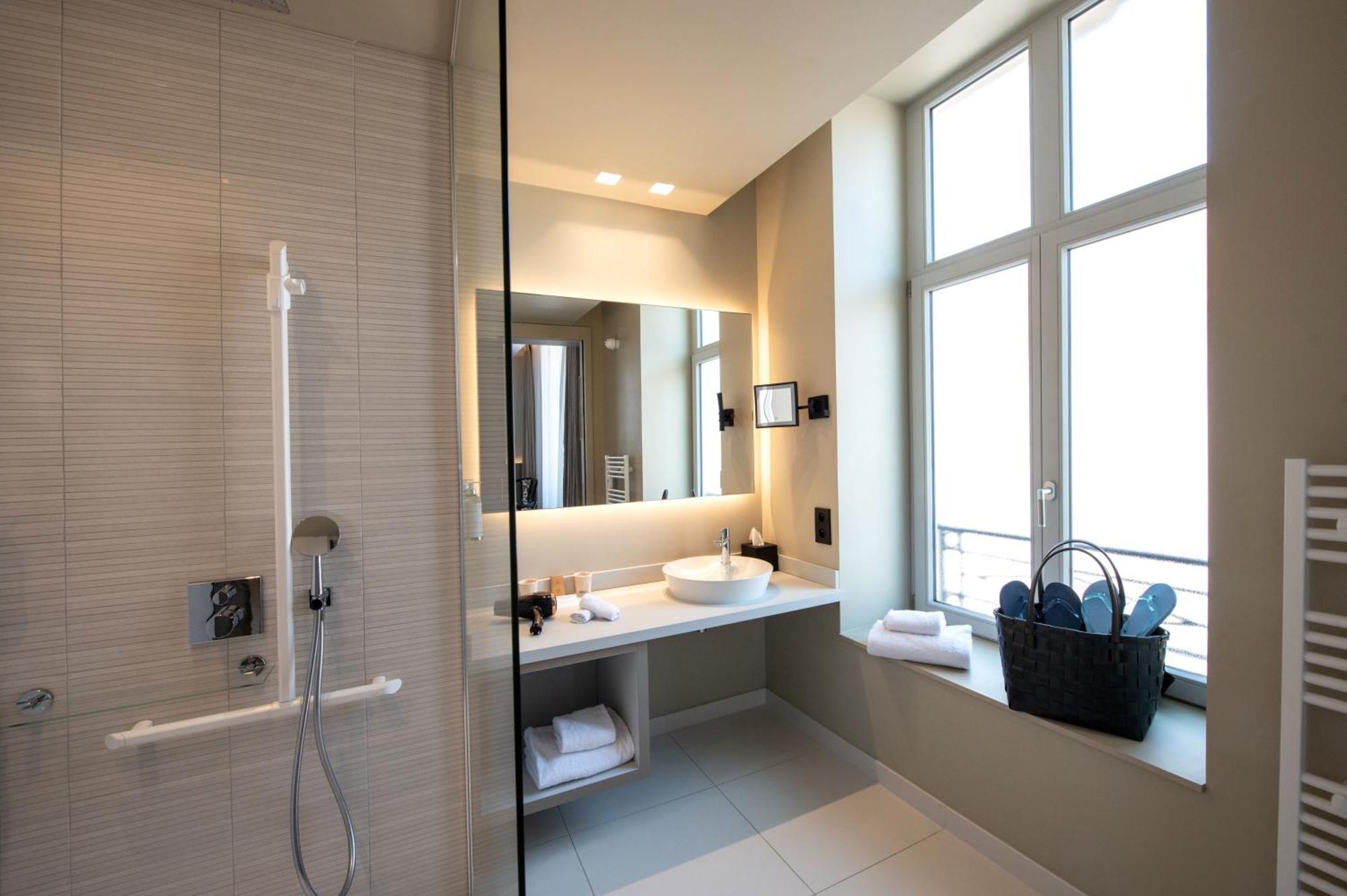 Best Western Premier Le Chapitre Hotel And Spa Remiremont Exterior photo